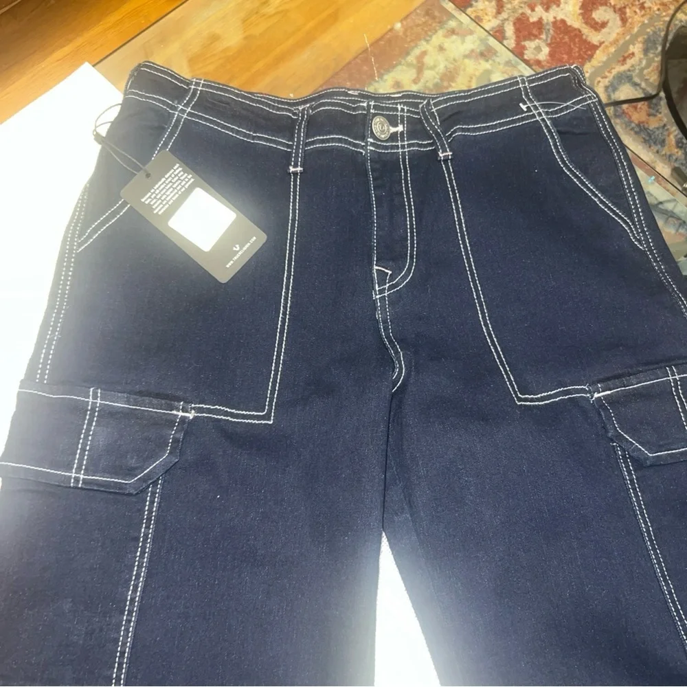 True Religion Dark Blue Denim cargo with White Stitching, horseshoe size28/29